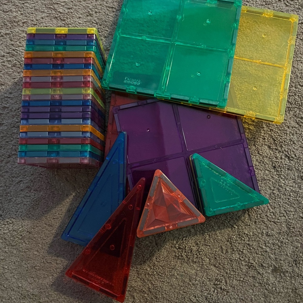Colorful Picasso Tiles Set